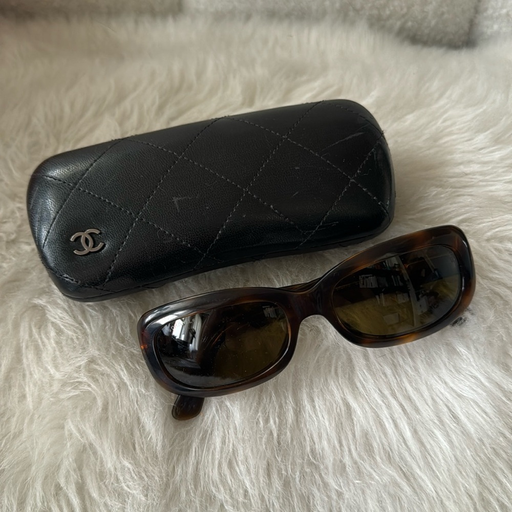 CHANEL Brown Tortoiseshell Havana Quilted Gold CC Square Tint Sunglasses